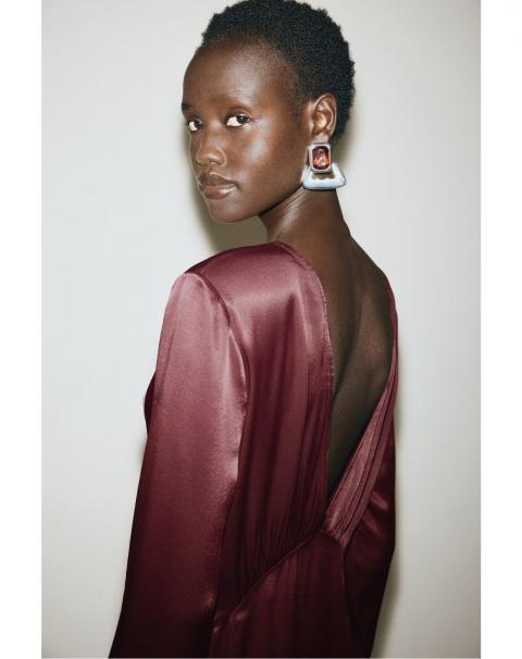 Стильное коктейльное платье с длинными рукавами 1901