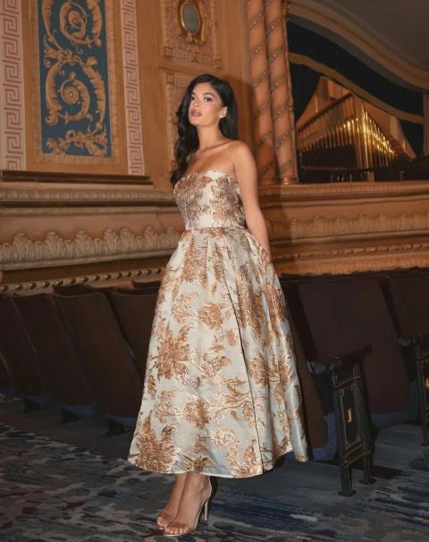 Стильное коктейльное платье с цветочной вышивкой 1931